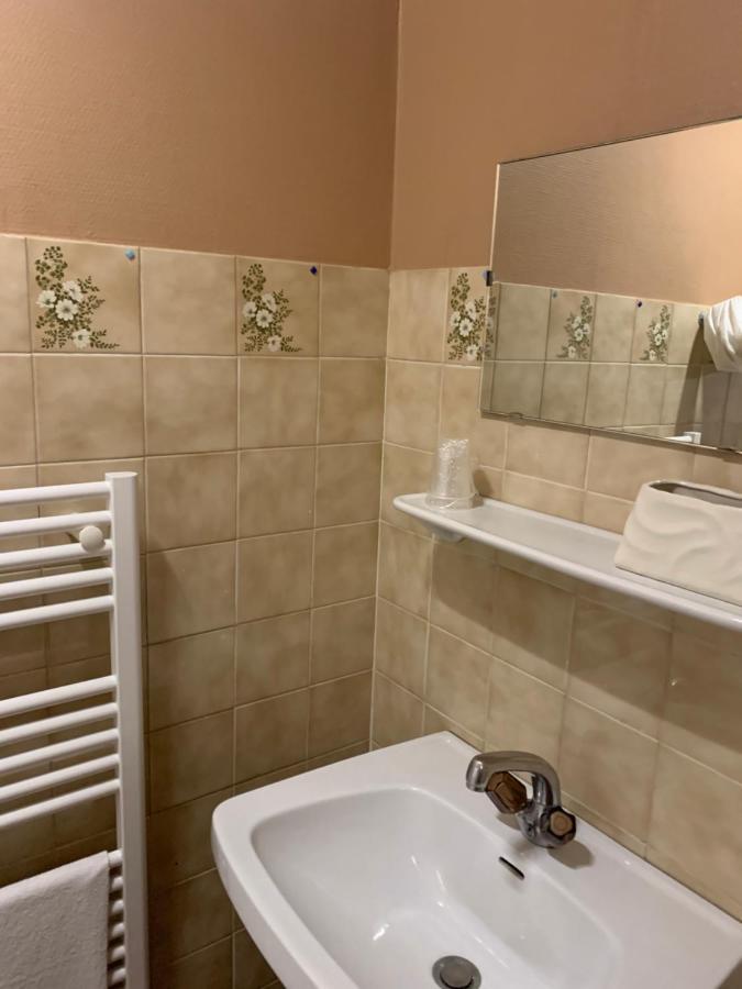 Hotel Le Cosy Pont-de-Cheruy Экстерьер фото